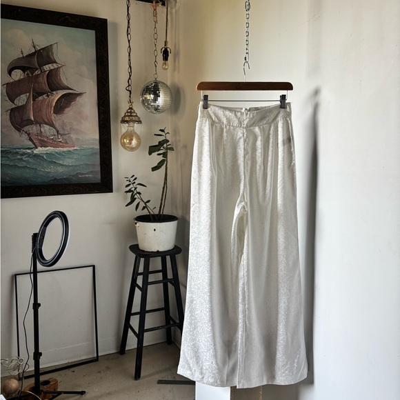Forever 21 Pants - Forever 21 White Patterned Trousers